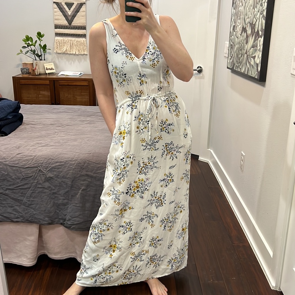 It has pockets! Lucky Brand Floral Maxi Dress - Extra Small